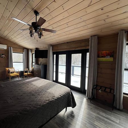 Firefly Fields 2-Acres With Guest House, Game Room, Mountain & River Views سيفيرفيل المظهر الخارجي الصورة