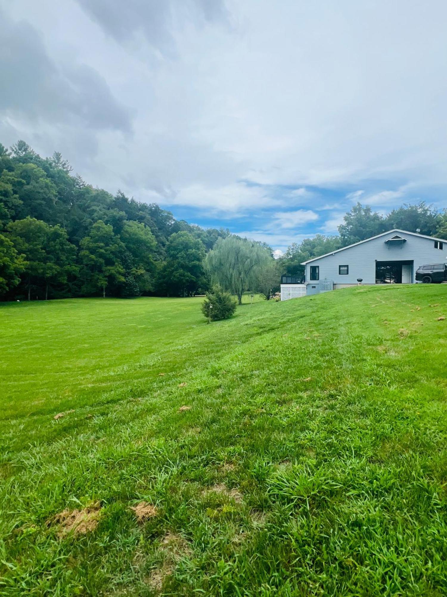 Firefly Fields 2-Acres With Guest House, Game Room, Mountain & River Views سيفيرفيل المظهر الخارجي الصورة