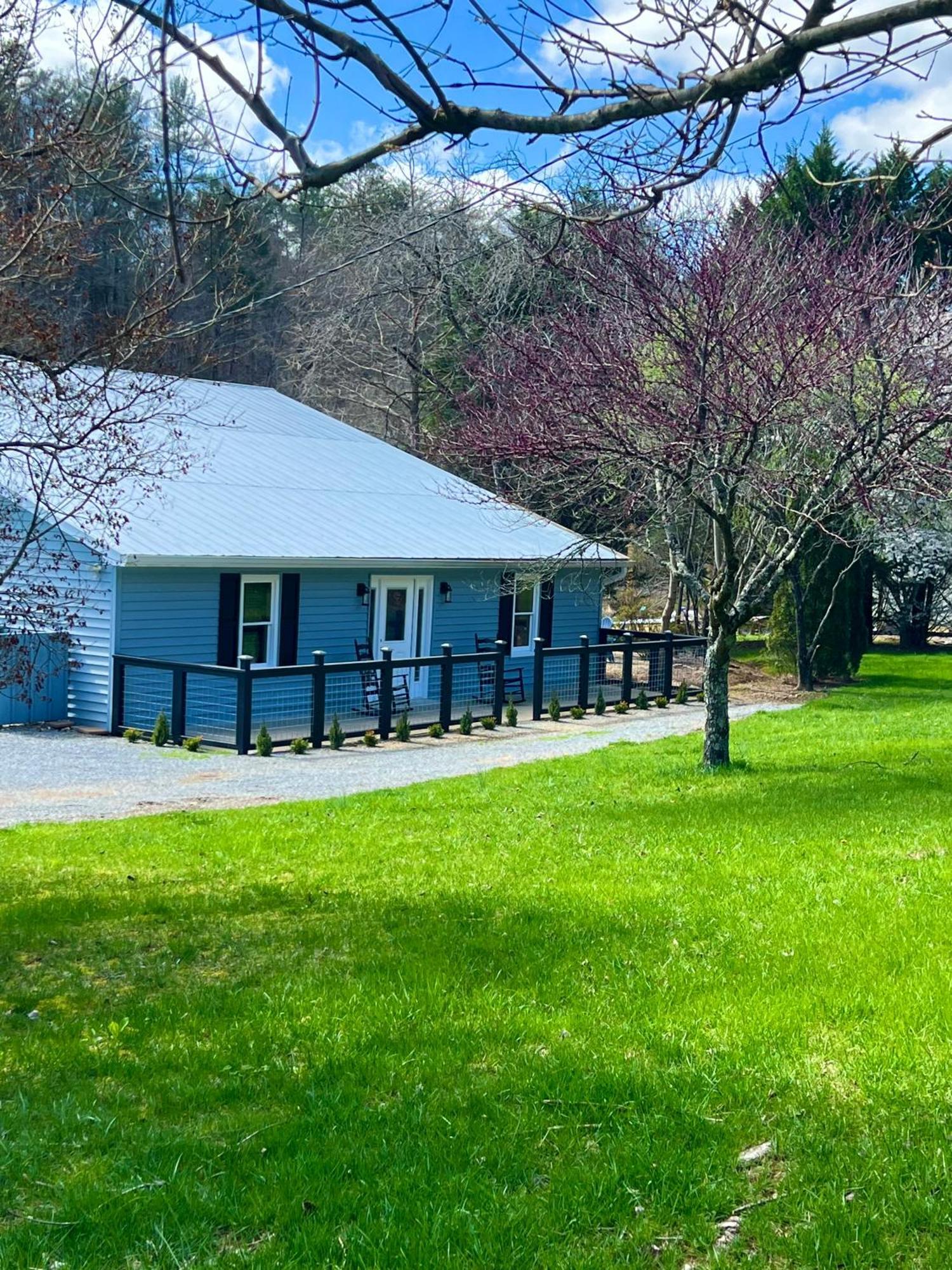 Firefly Fields 2-Acres With Guest House, Game Room, Mountain & River Views سيفيرفيل المظهر الخارجي الصورة