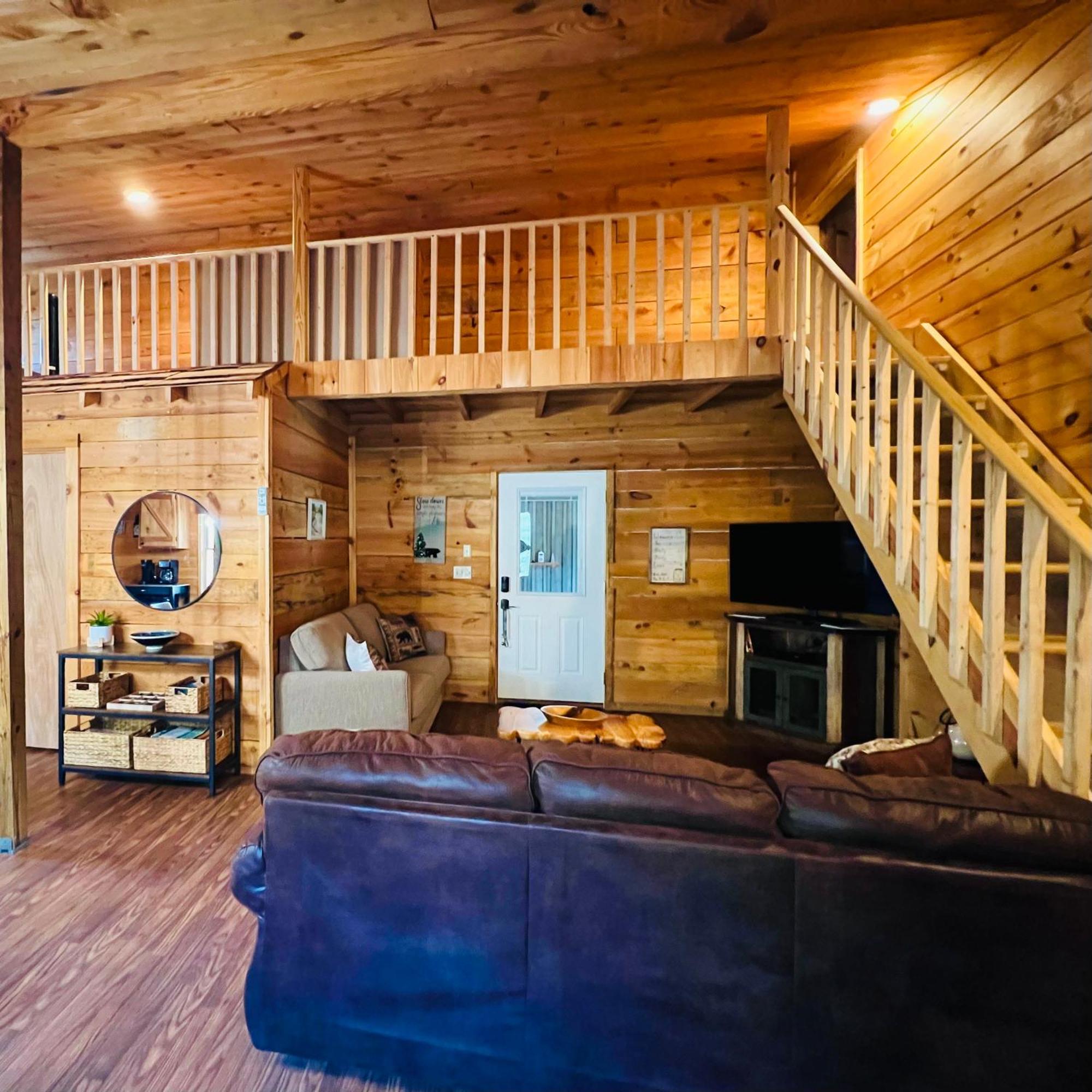 Firefly Fields 2-Acres With Guest House, Game Room, Mountain & River Views سيفيرفيل المظهر الخارجي الصورة